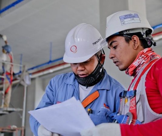 שיפוץ מעליות בבית משותף: שדרוג חוויית המגורים